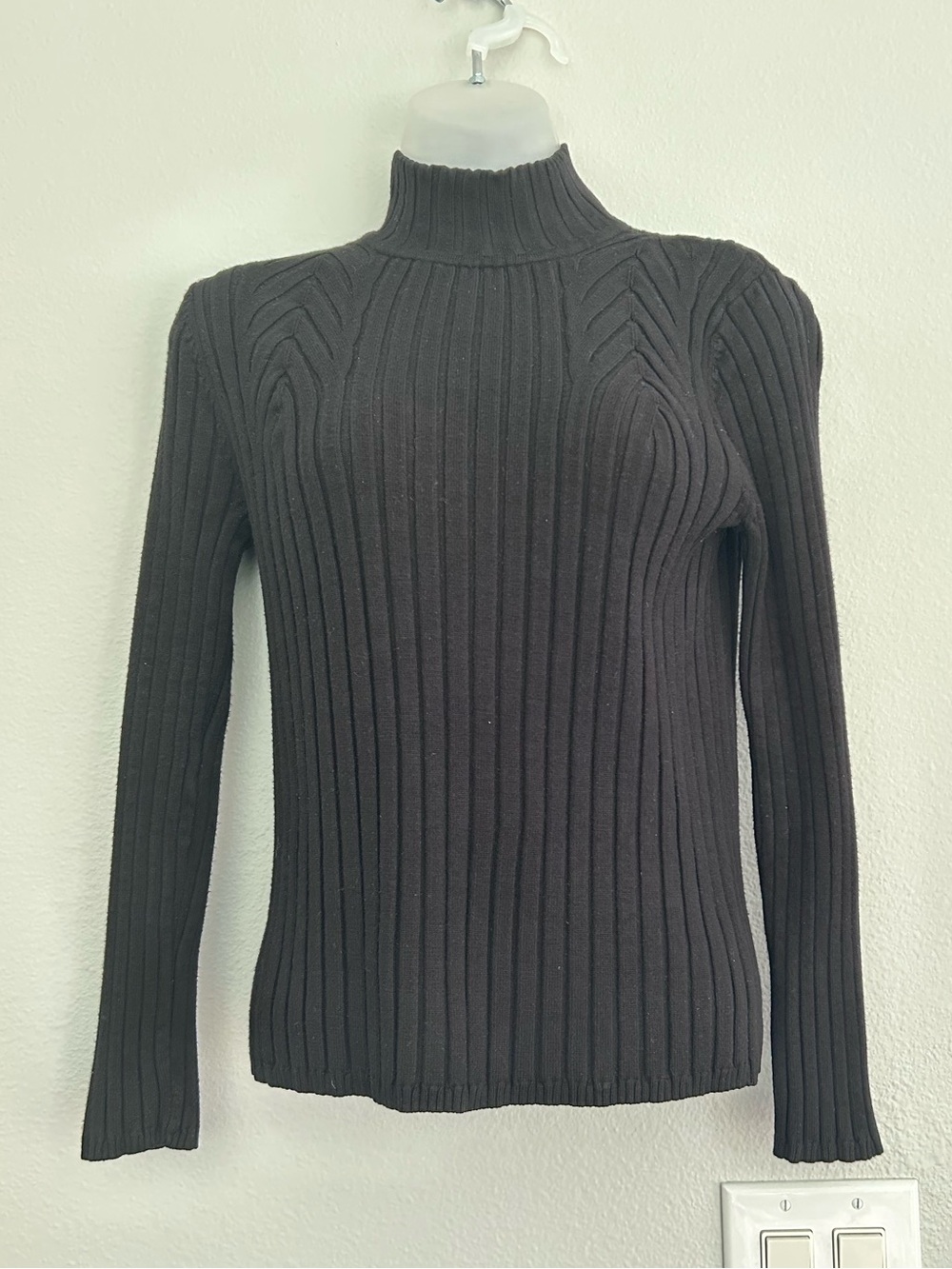 Ribbed Mock Neck Women's Sweater - Black large